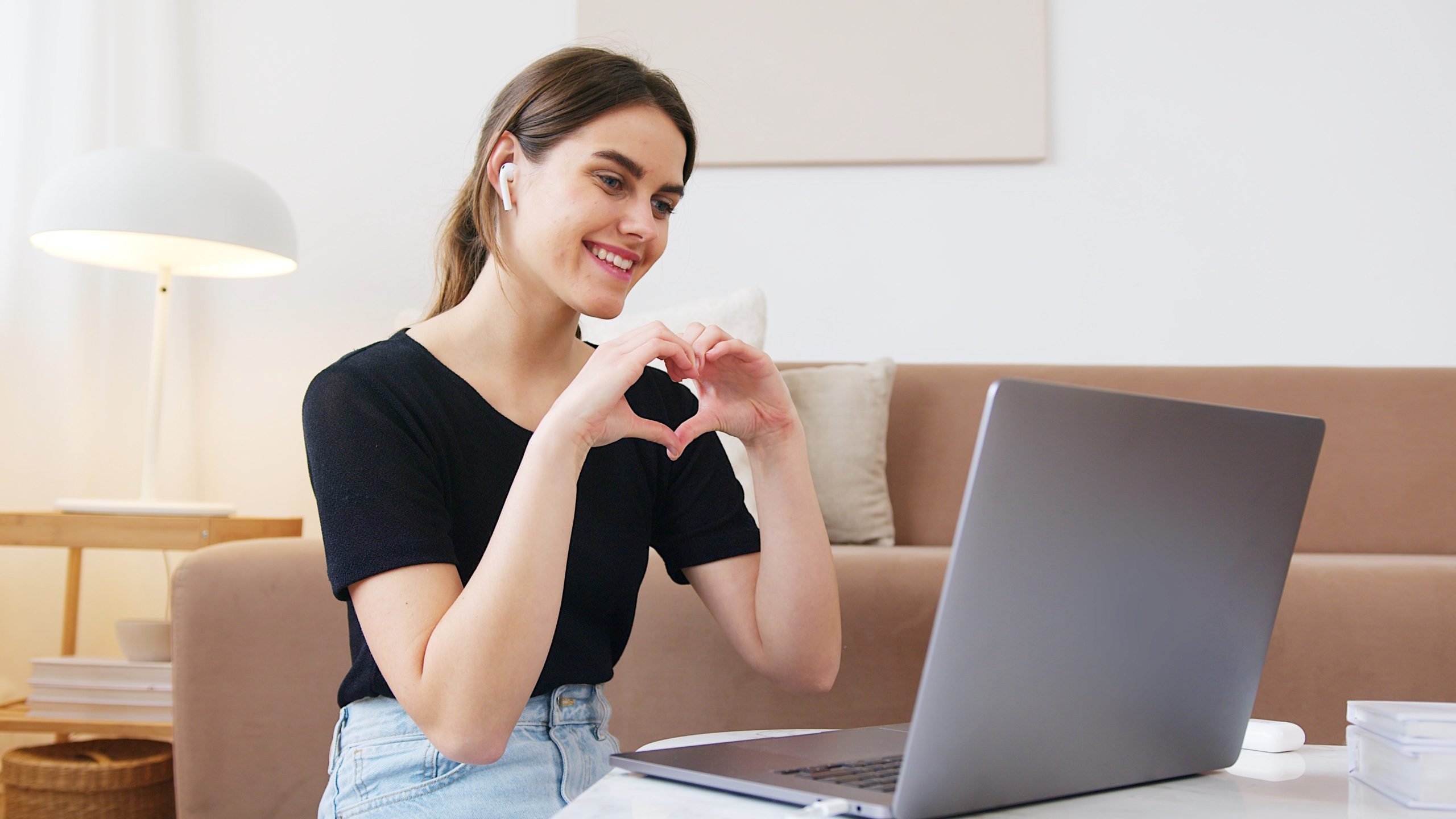 New Student Apartments in Austin Talk Remote Dating Ideas